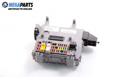 Fuse box for Jeep Cherokee (KJ) 2.8 CRD, 163 hp automatic, 2003